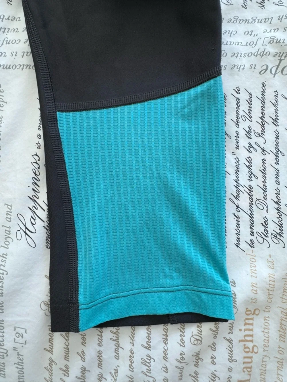 Under Armour Bundle w’s medium - Picture 9 of 13